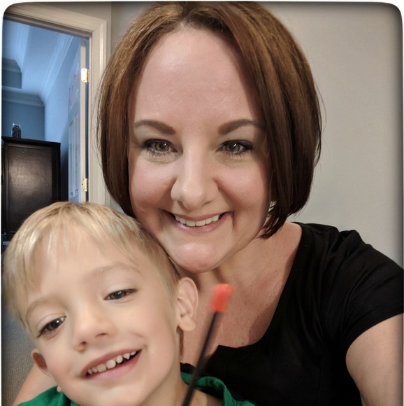 Hi, I'm Christine. - Picture 2 of 3